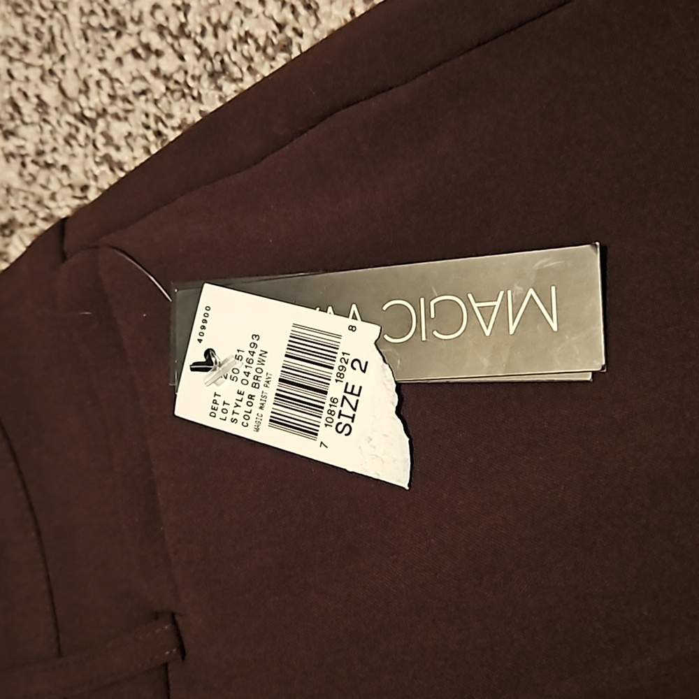 size 2 brown pants. AB studio. Would look and feel good for work.New with tag.
